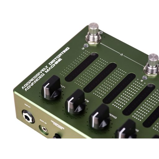 Darkglass Aggressively Distorting Advanced Machine basszusgitár effektpedál